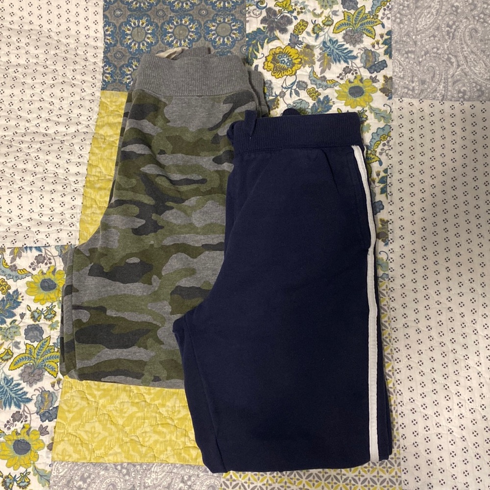⭐️ Lot of 2 boys jogger sweatpants ⭐️ Large 10/12 ⭐️